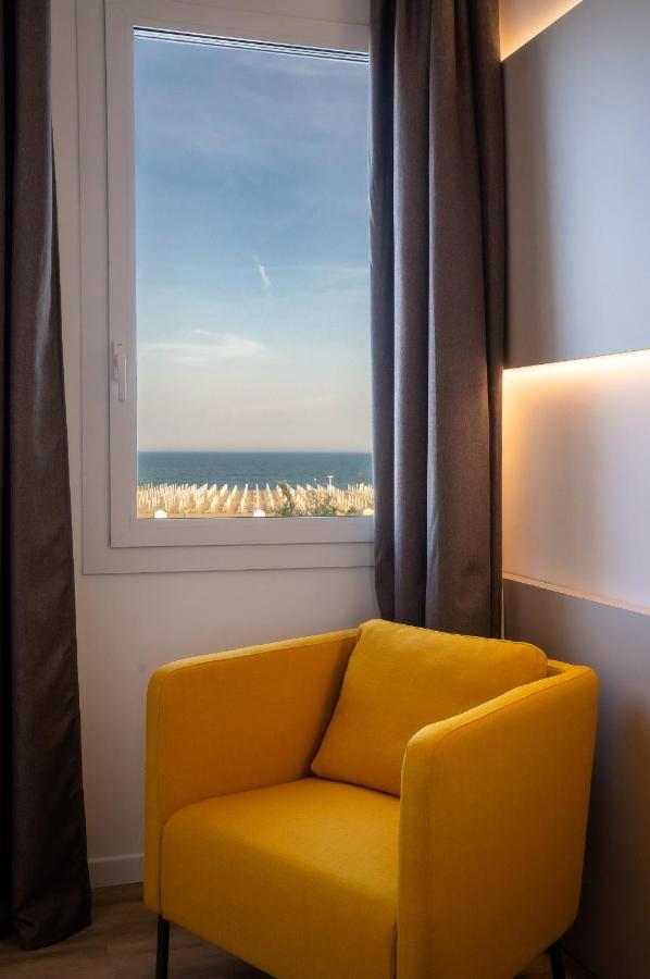 Hotel Delfino Caorle Bagian luar foto