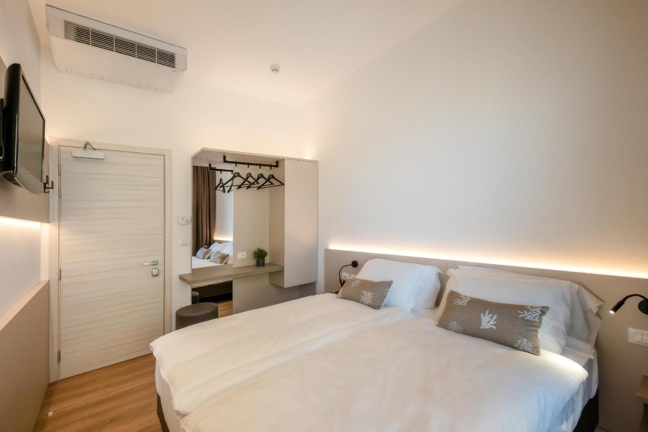 Hotel Delfino Caorle Bagian luar foto