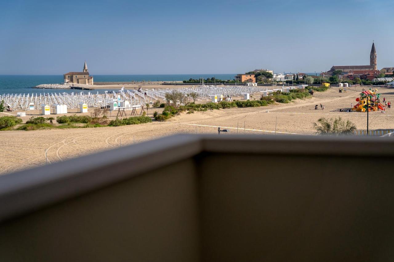 Hotel Delfino Caorle Bagian luar foto