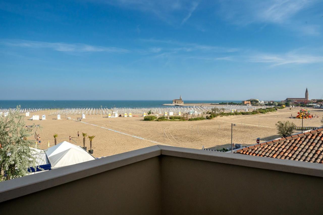 Hotel Delfino Caorle Bagian luar foto