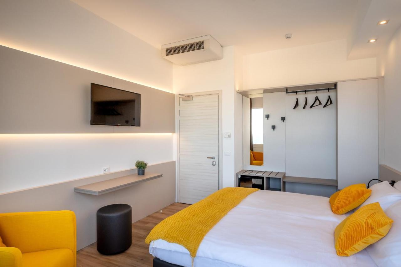 Hotel Delfino Caorle Bagian luar foto