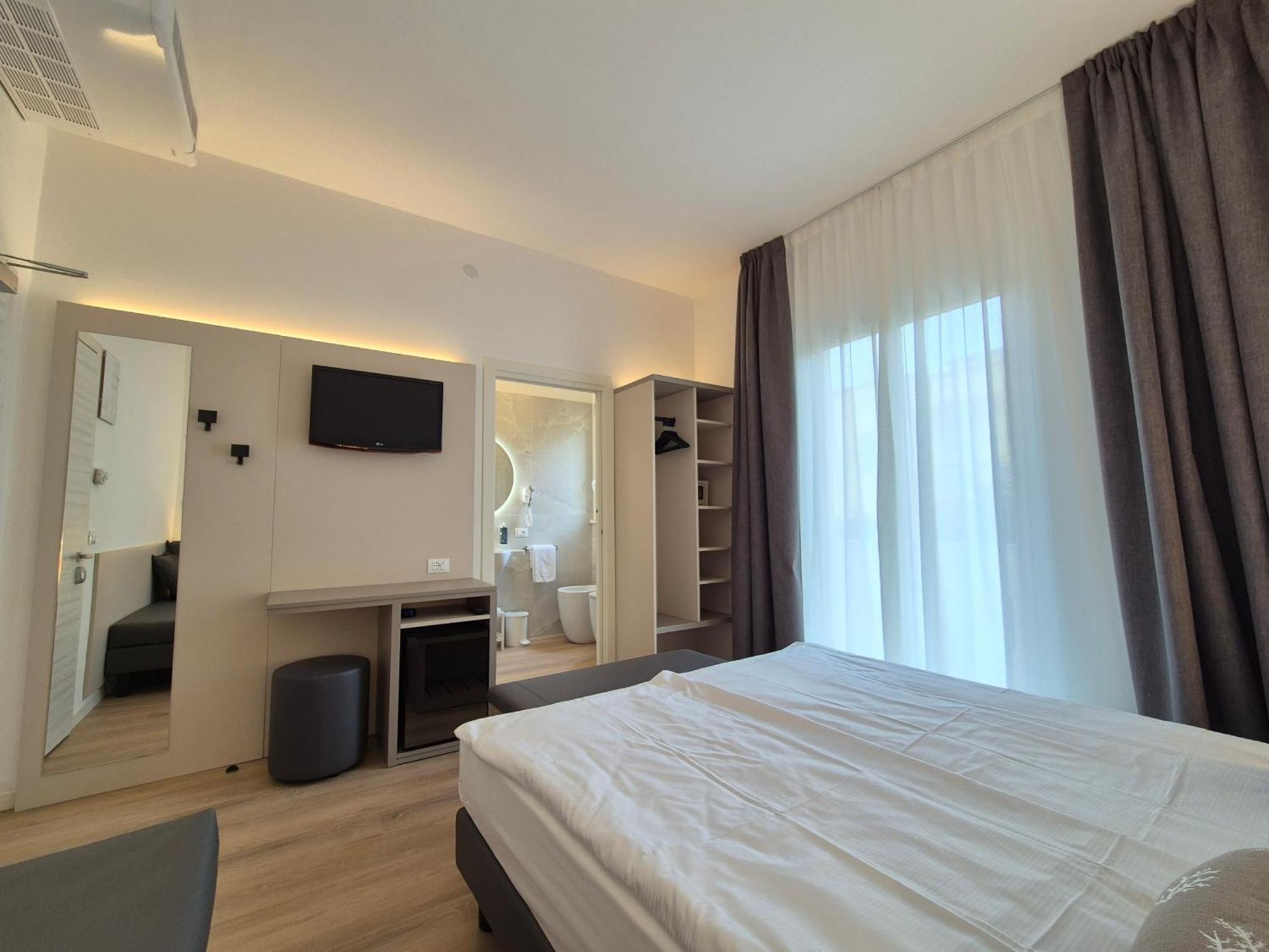 Hotel Delfino Caorle Bagian luar foto
