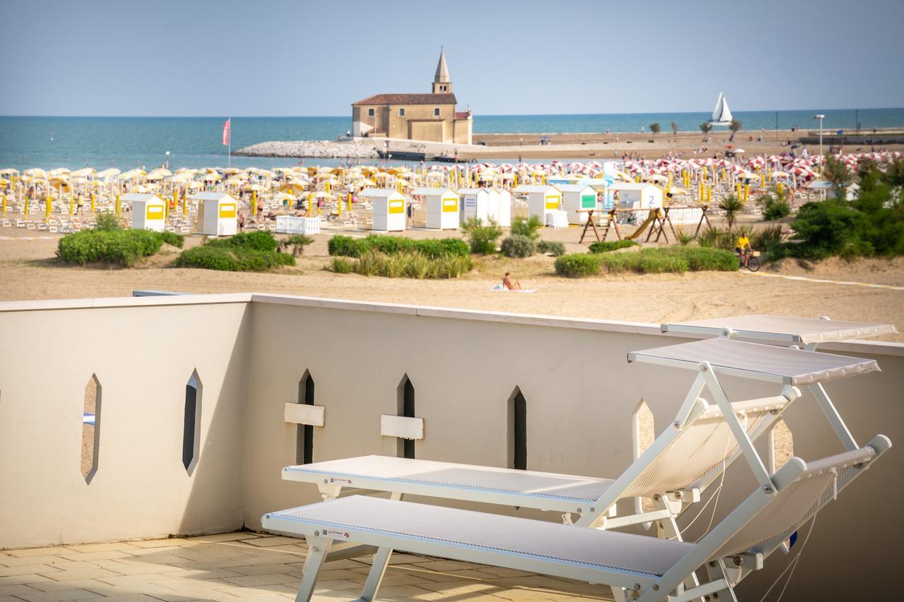 Hotel Delfino Caorle Bagian luar foto